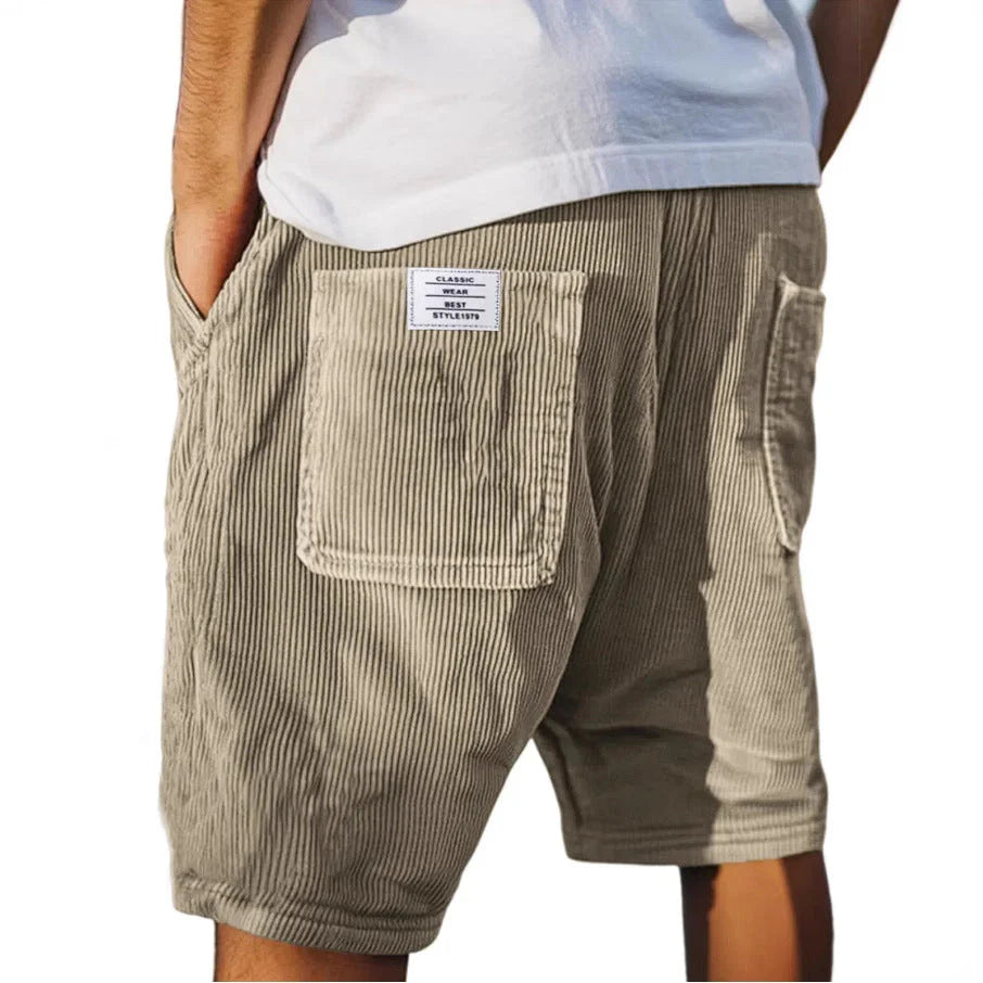 Schicke Shorts aus Samt